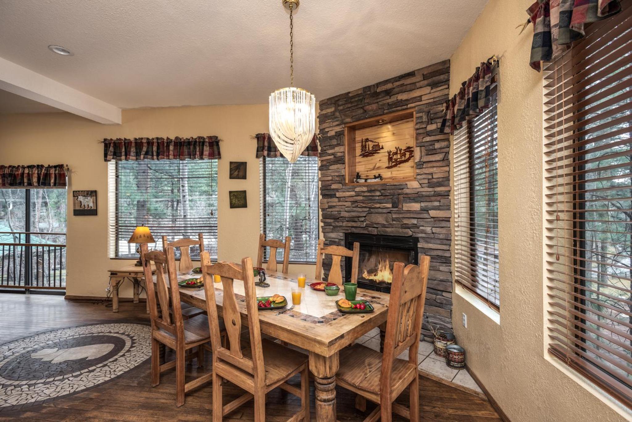 Upper Canyon Inn & Cabins