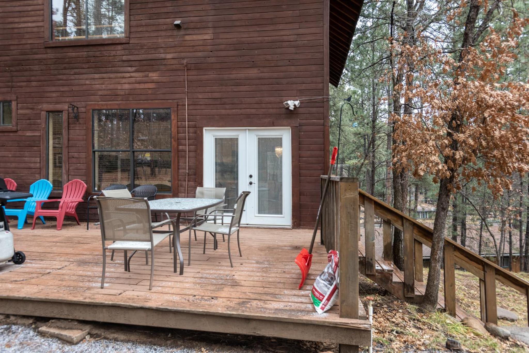 Upper Canyon Inn & Cabins