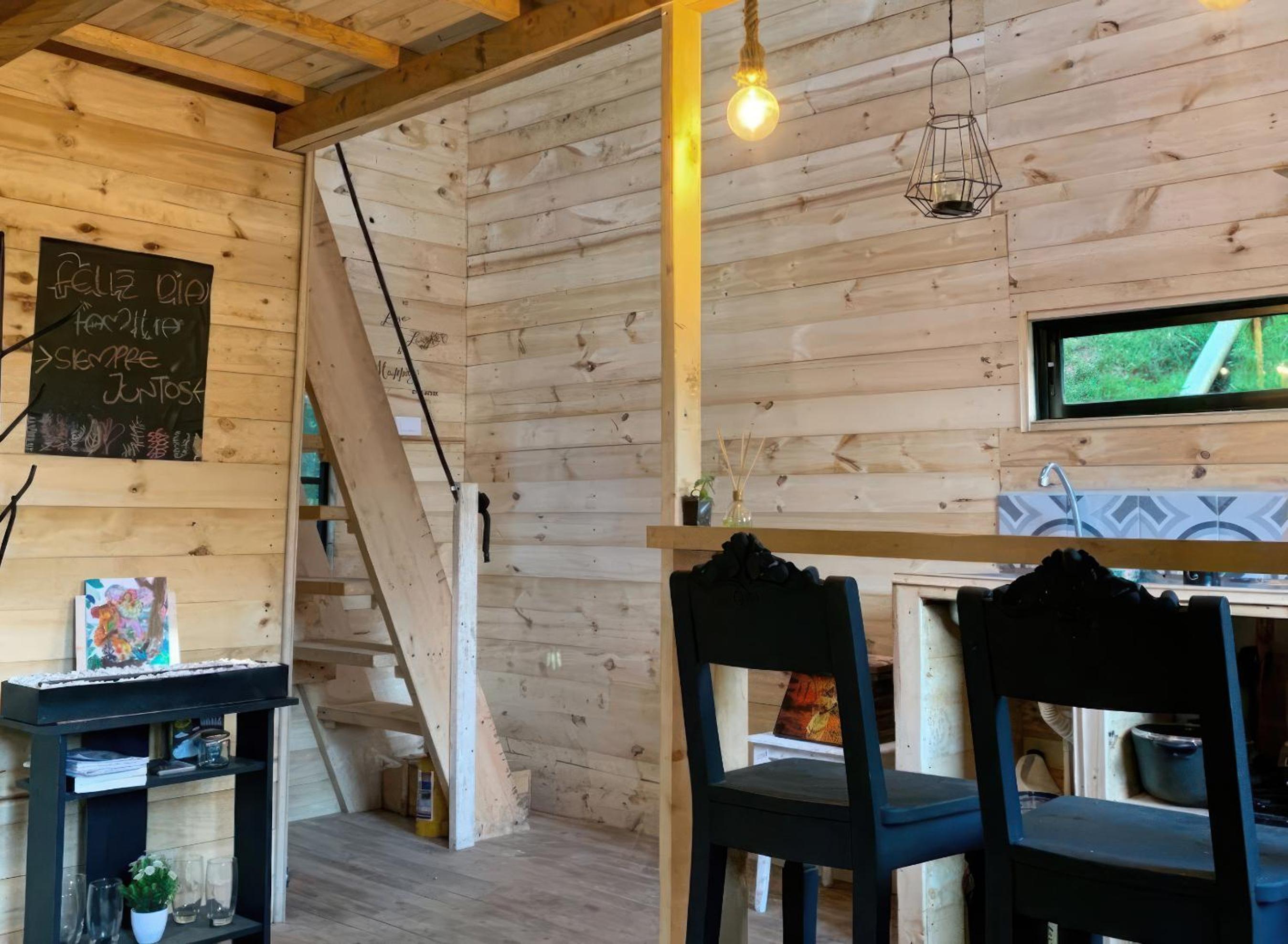 Cabaña con Jacuzzi privado/BBQ y Chimenea ecológica