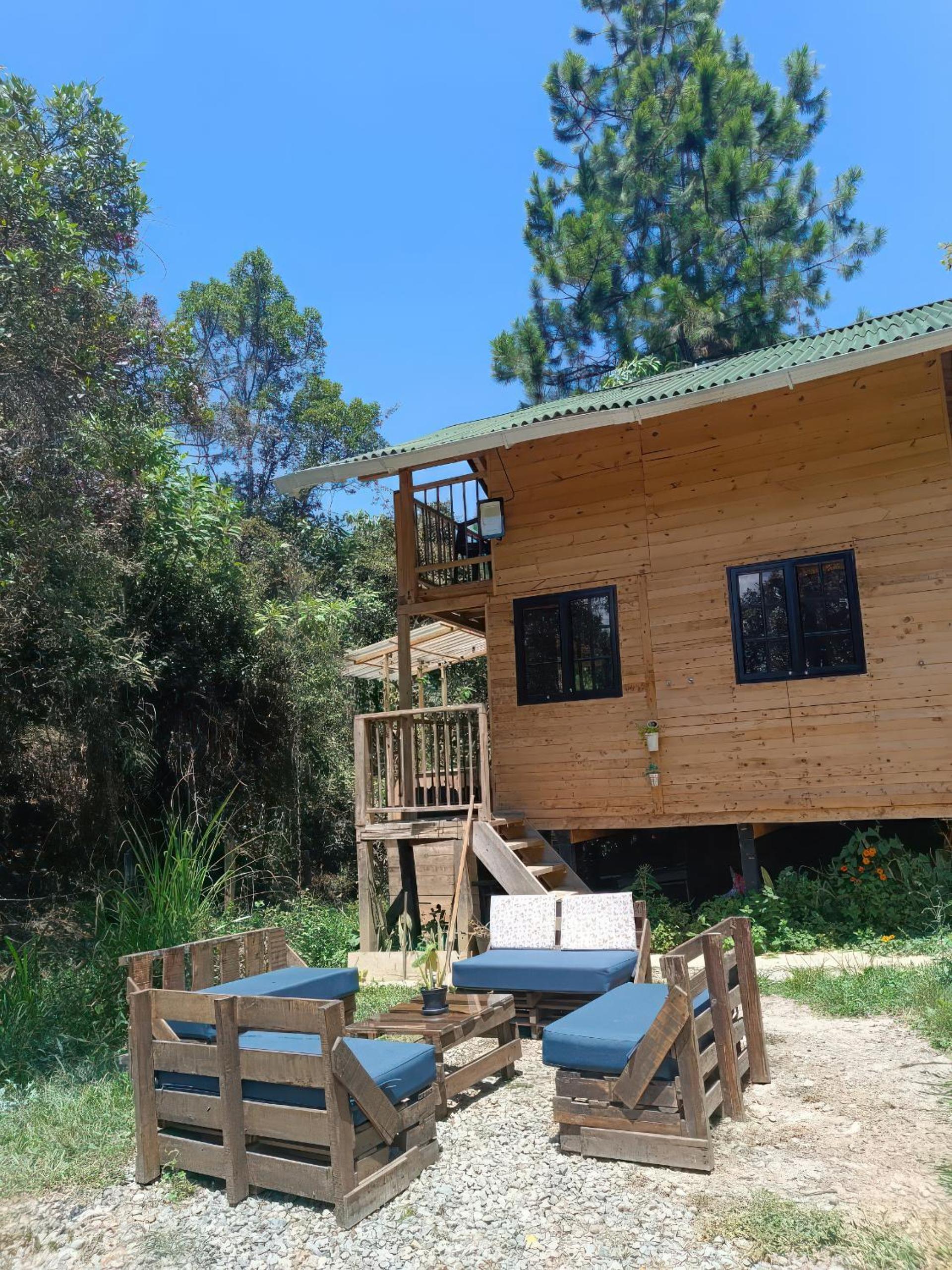 Cabaña con Jacuzzi privado/BBQ y Chimenea ecológica