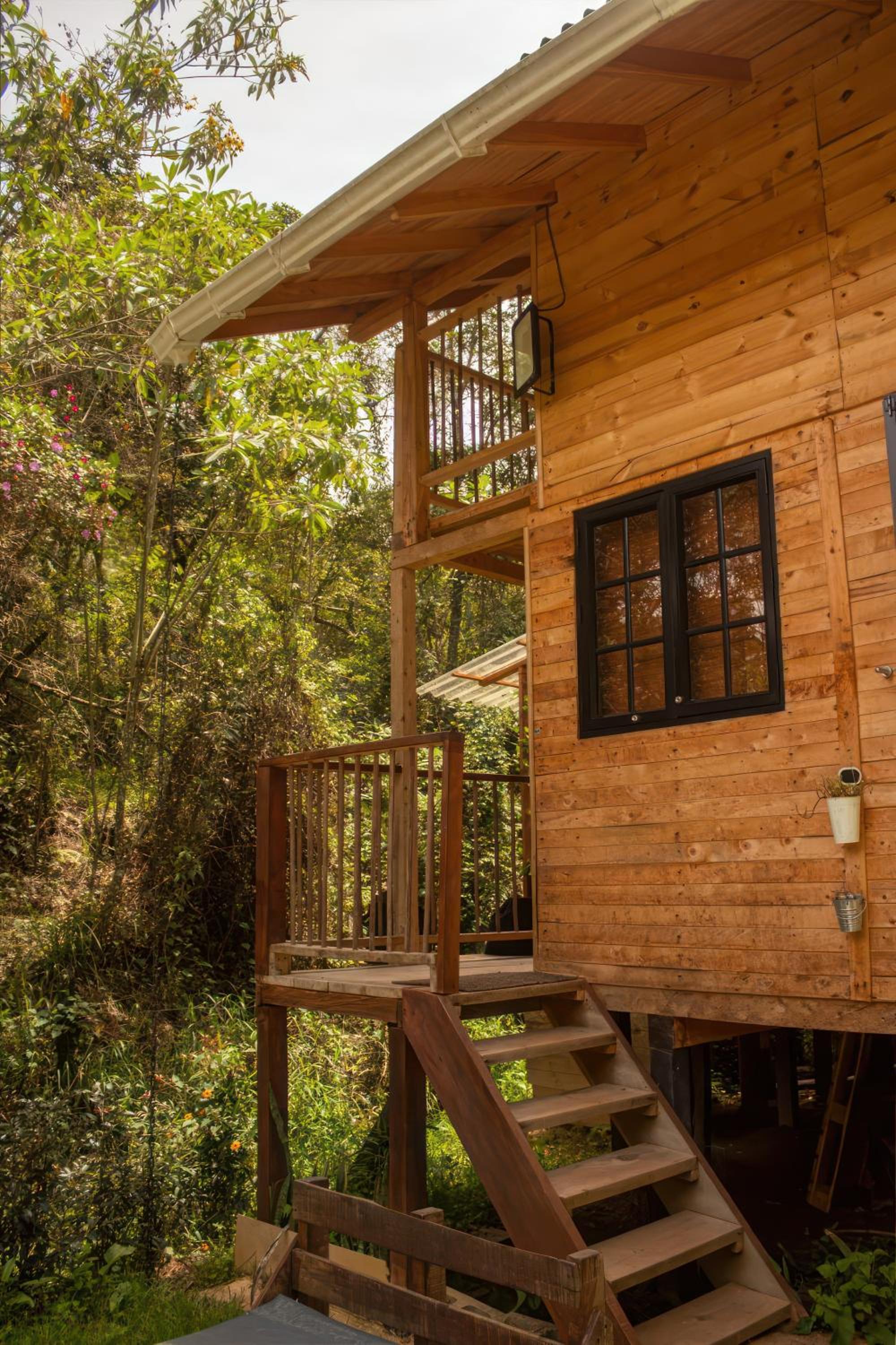 Cabaña con Jacuzzi privado/BBQ y Chimenea ecológica