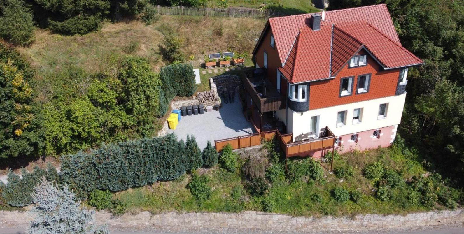 Wohlfuehl-Wohnung mit Sternekomfort und XL Balkon in Tanne