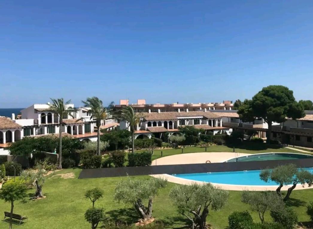 Les Oliveres, ideal familias