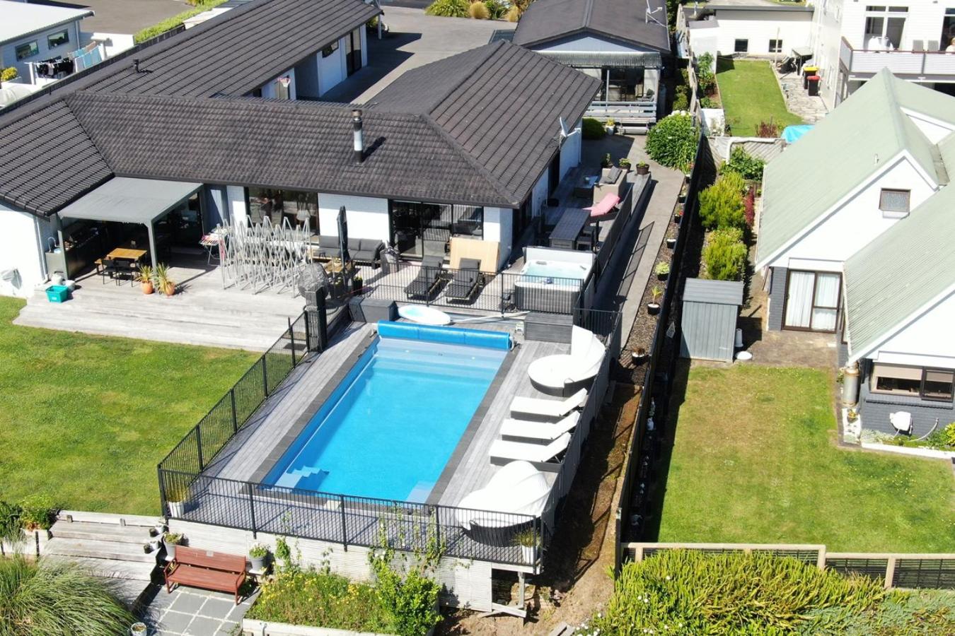 Beverley Hills Cottage view 2