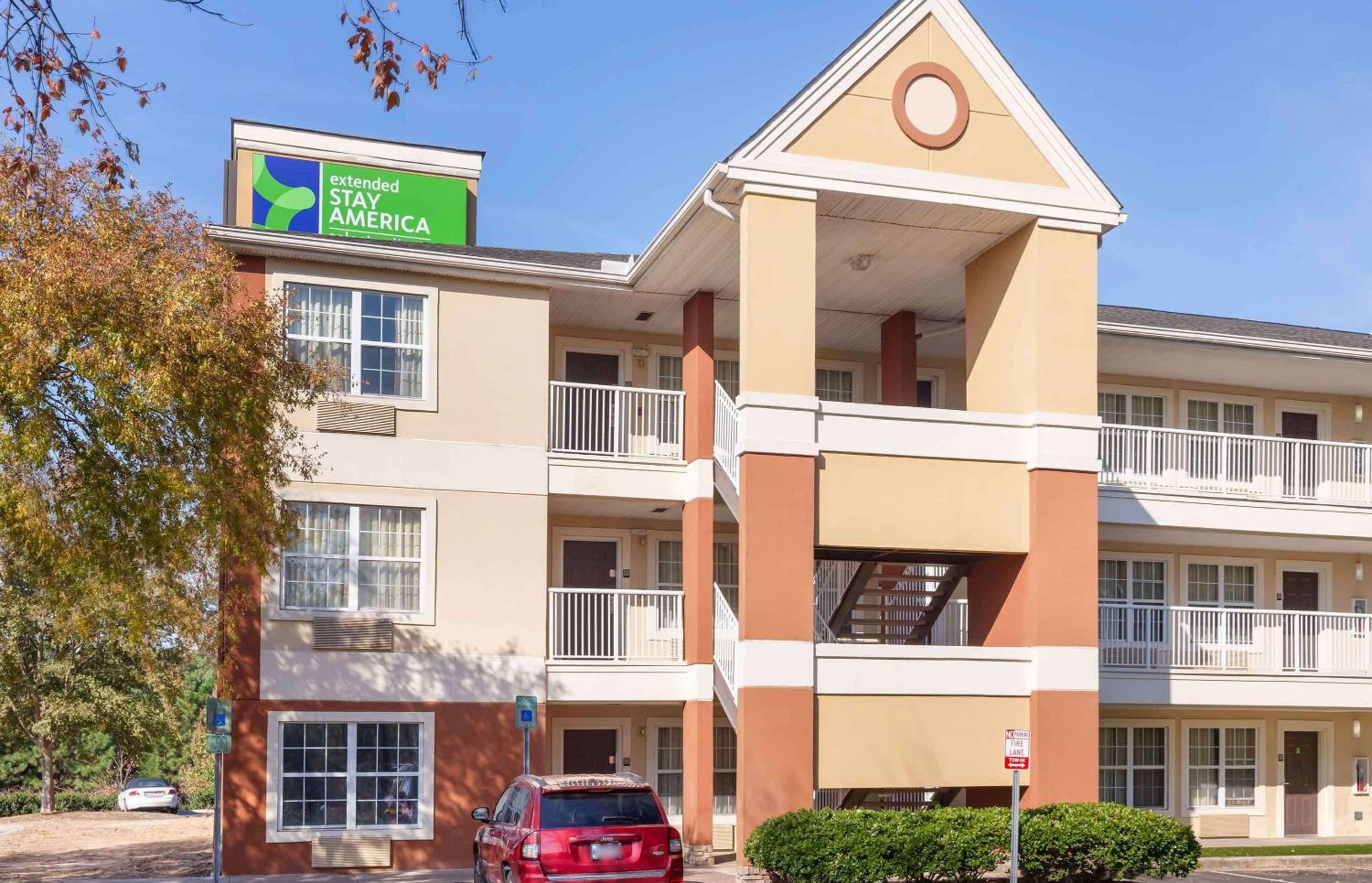 Raleigh Vacations - Extended Stay America Select Suites - Raleigh - RDU Airport - Property Image 1