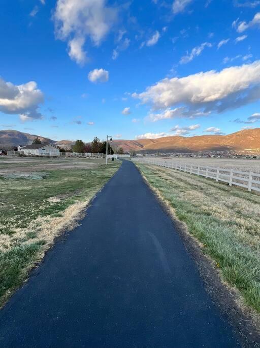 Spacious & Sunny South Reno Home, Near Trails & Shopping 3 beds