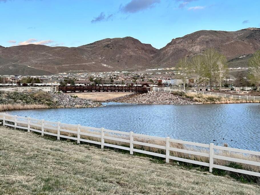 Spacious & Sunny South Reno Home, Near Trails & Shopping 3 beds