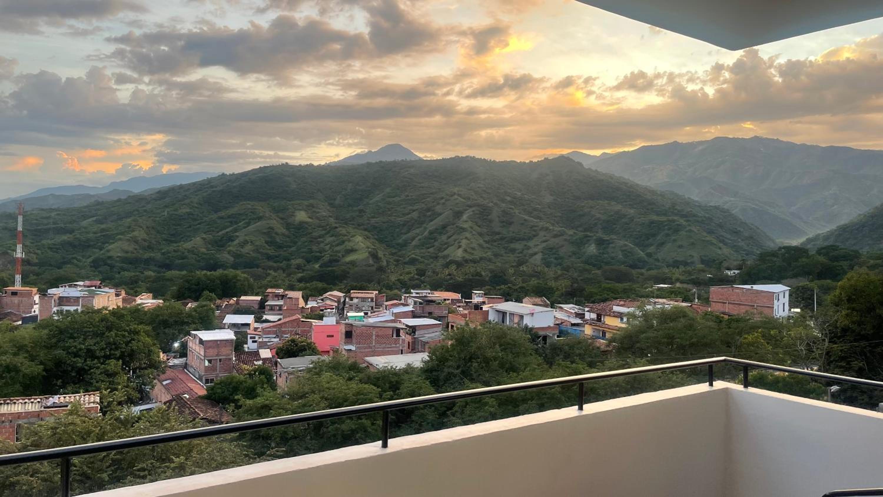 ¡Vista Increíble Apartamento Tamarindo!