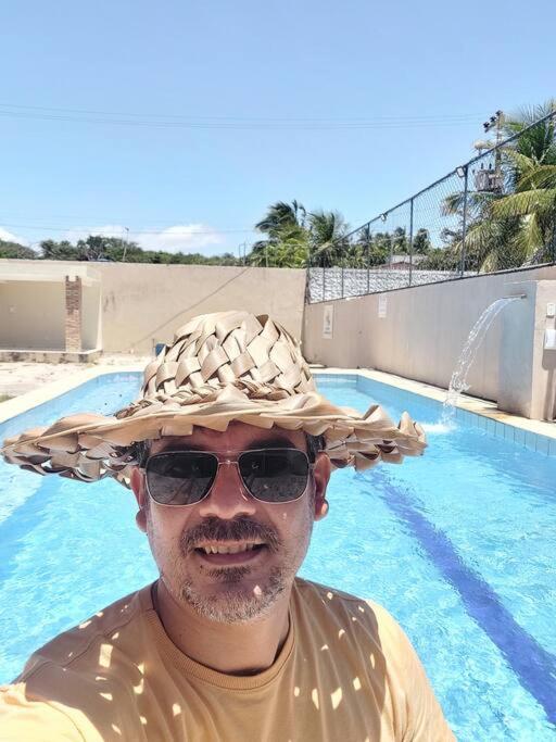 Casa na Praia com Super Piscina, em Condomínio Fechado.