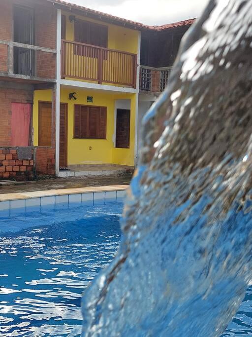 Casa na Praia com Super Piscina, em Condomínio Fechado.