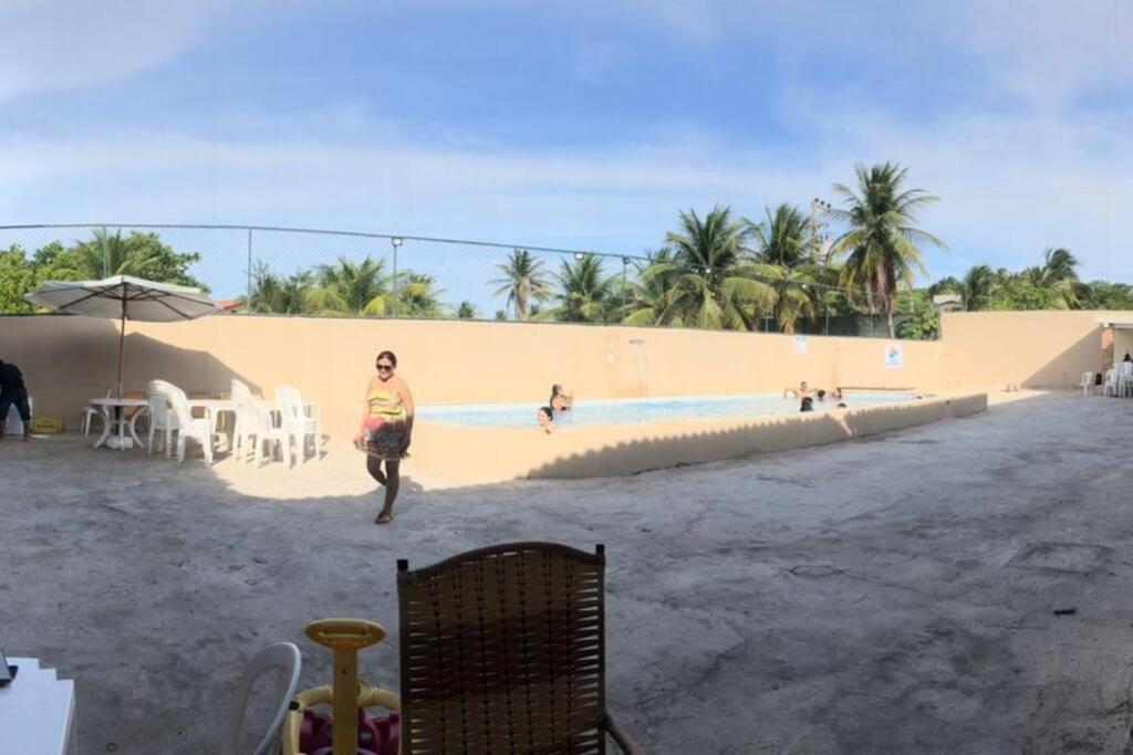 Casa na Praia com Super Piscina, em Condomínio Fechado.