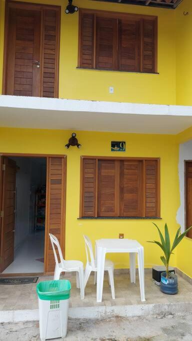 Casa na Praia com Super Piscina, em Condomínio Fechado.