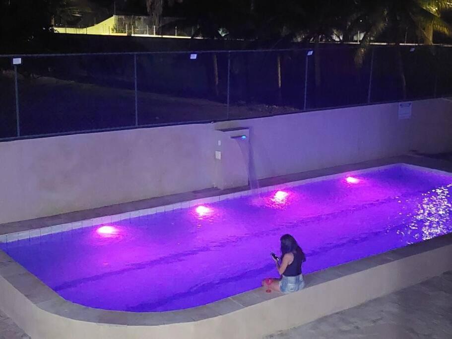 Casa na Praia com Super Piscina, em Condomínio Fechado.