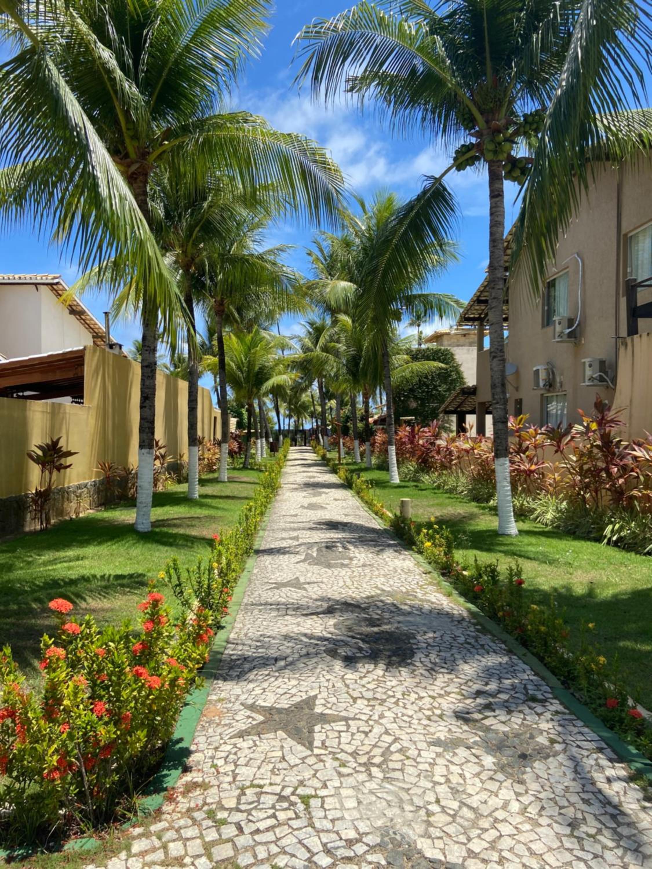 Guarajuba - casa em condomínio corais a 200 metros da praia