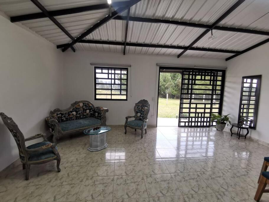 Hermosa finca a 5 minutos aeropuerto
