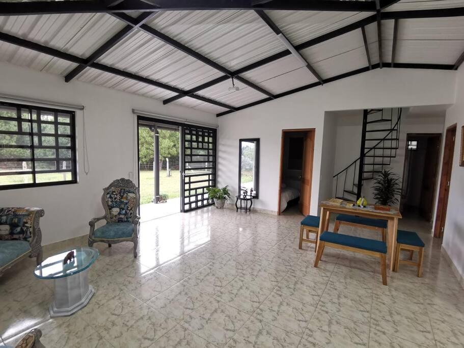 Hermosa finca a 5 minutos aeropuerto