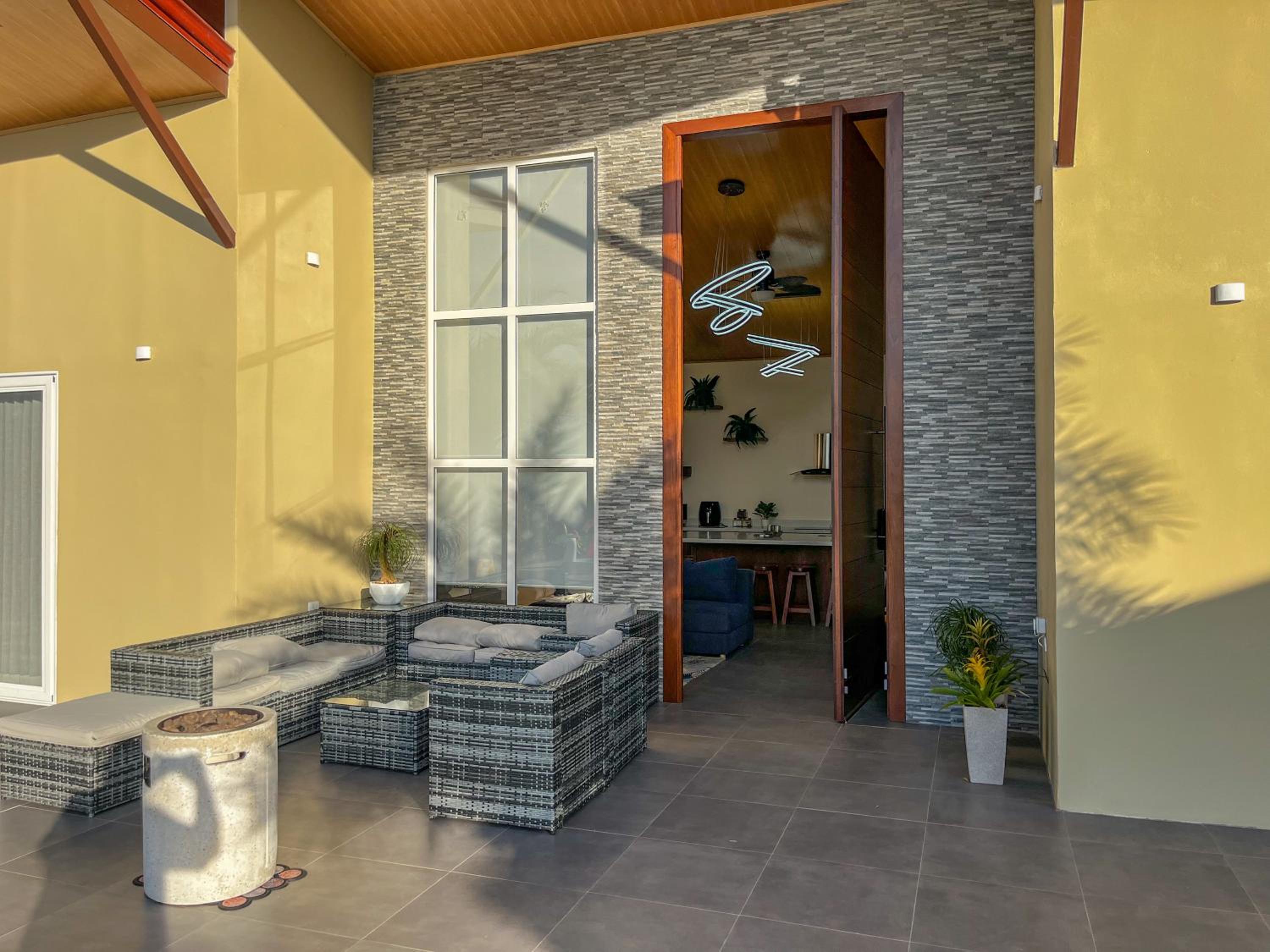 Mayoli Hill Deluxe Farmhouse
