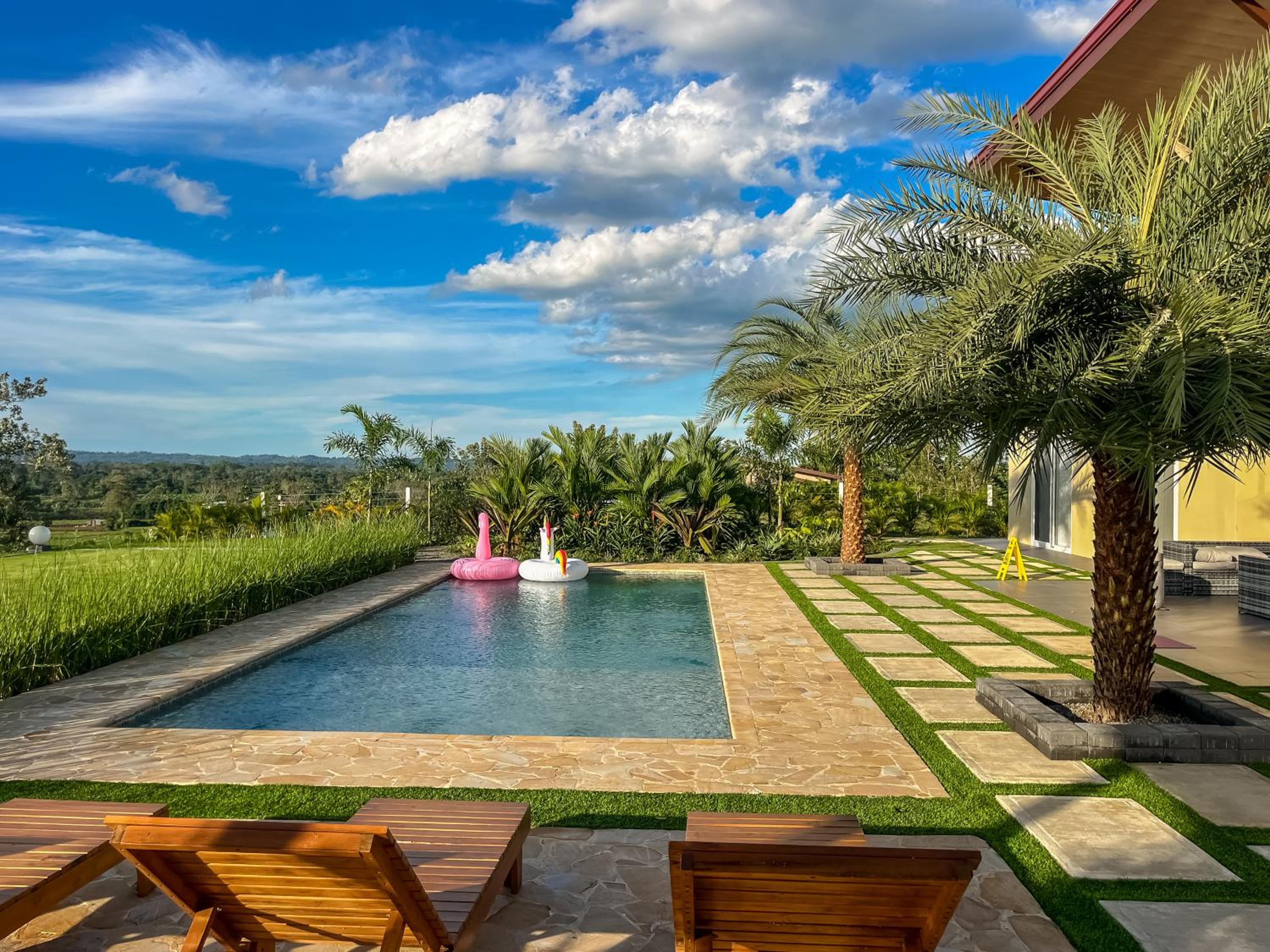 Mayoli Hill Deluxe Farmhouse