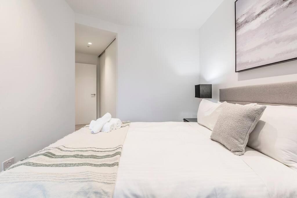 Brand New 2BR in West Side Place - Best Location!