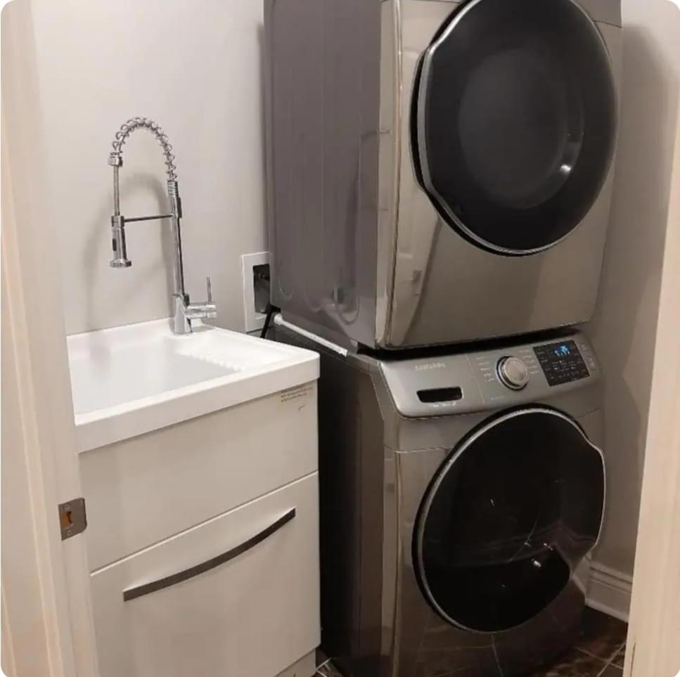 Queen guest apartment