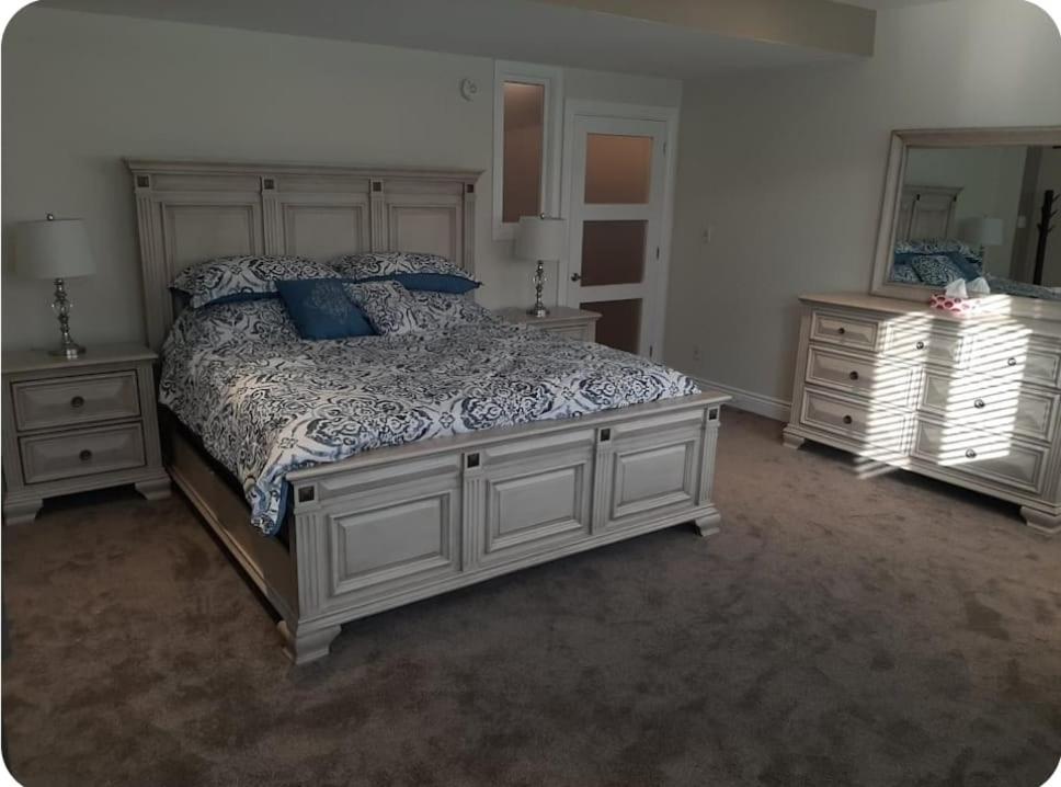Queen guest apartment