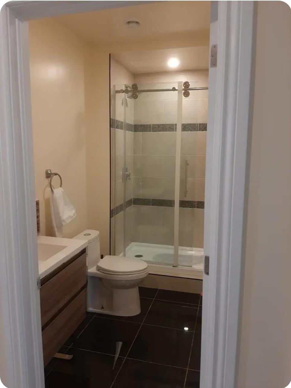 Queen guest apartment