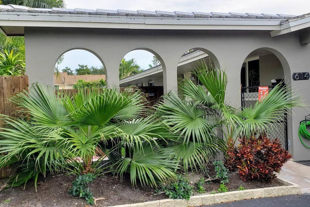 Heated pool, Yard, Laundry, Kayaks, BBQ, Kitchen