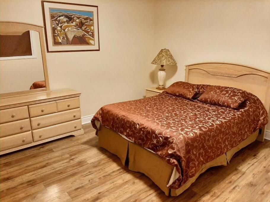 Queen guest apartment