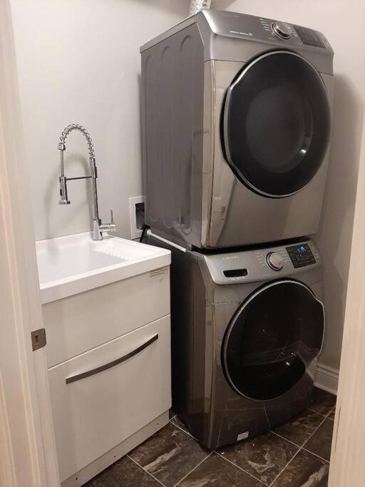 Queen guest apartment