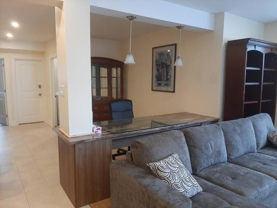 Queen guest apartment