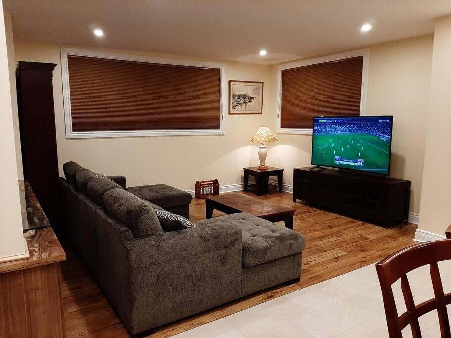Queen guest apartment