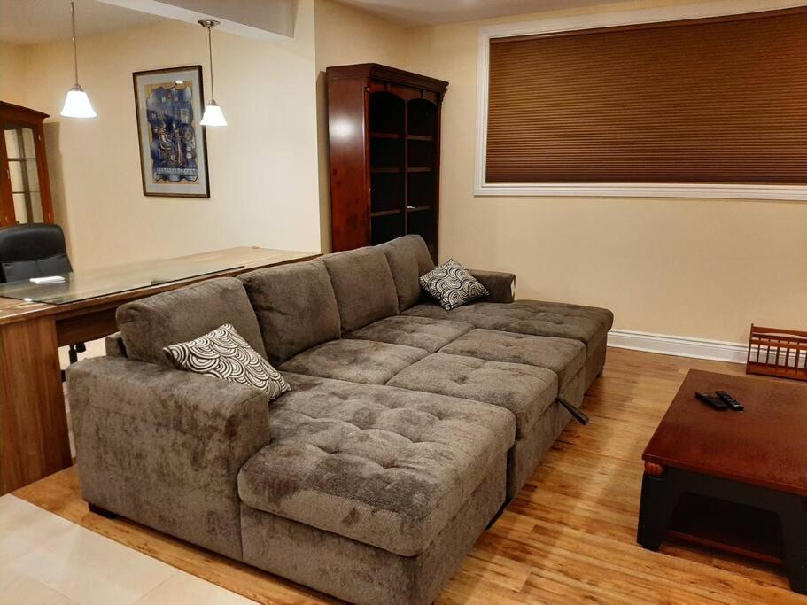 Queen guest apartment