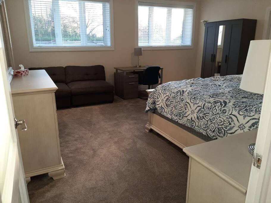 Queen guest apartment