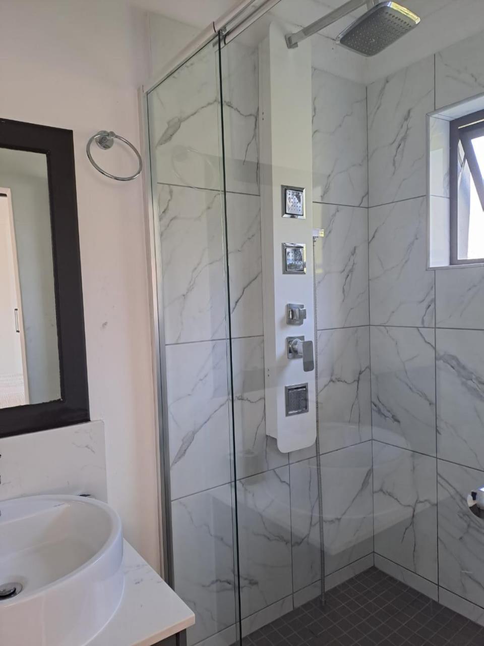 Studio Apartment in Glencairn