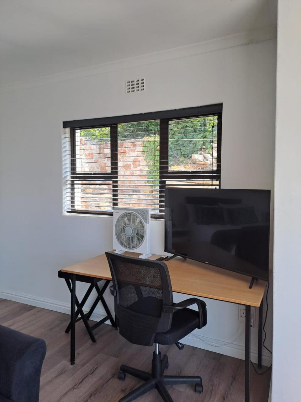 Studio Apartment in Glencairn