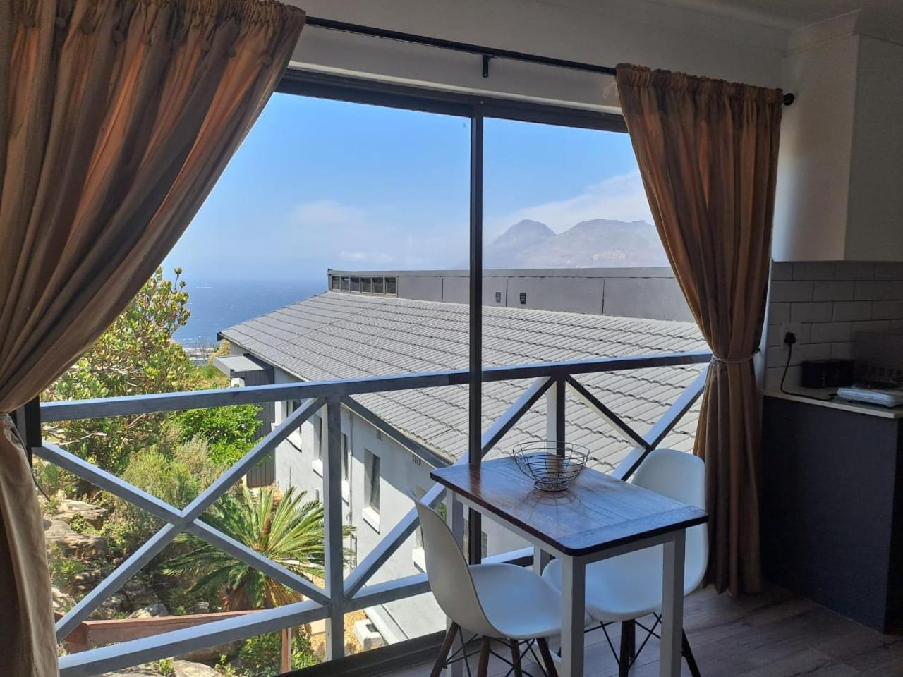 Studio Apartment in Glencairn