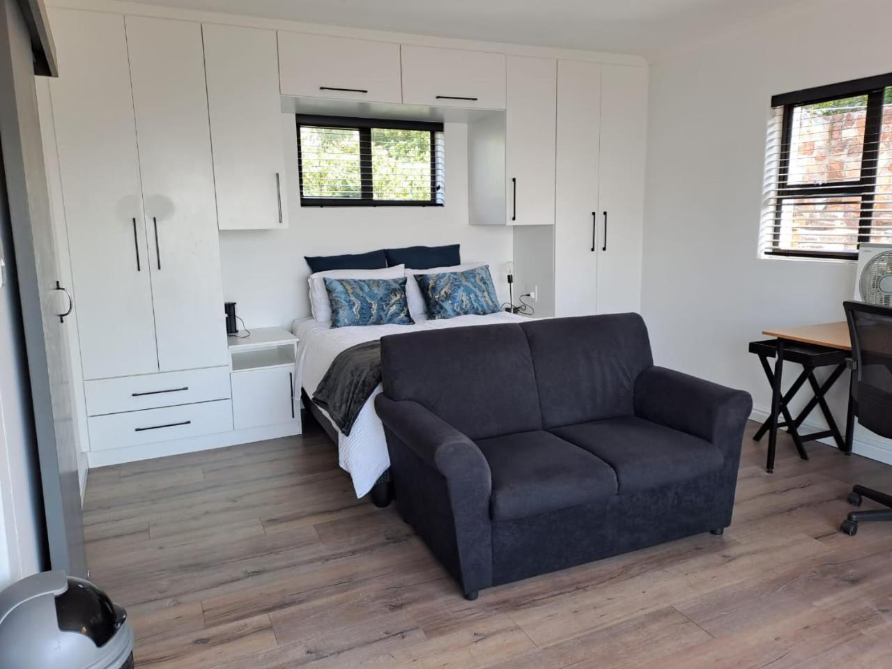 Studio Apartment in Glencairn