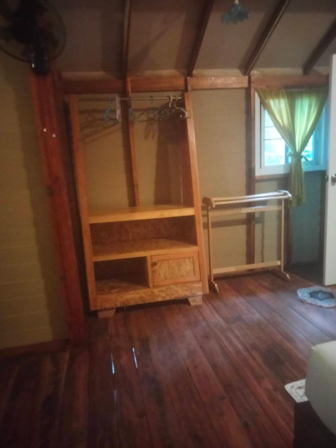Lazy Hut