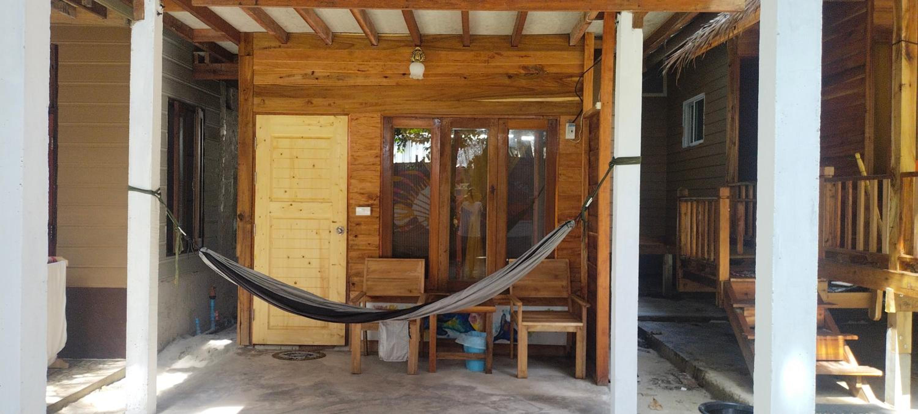 Lazy Hut