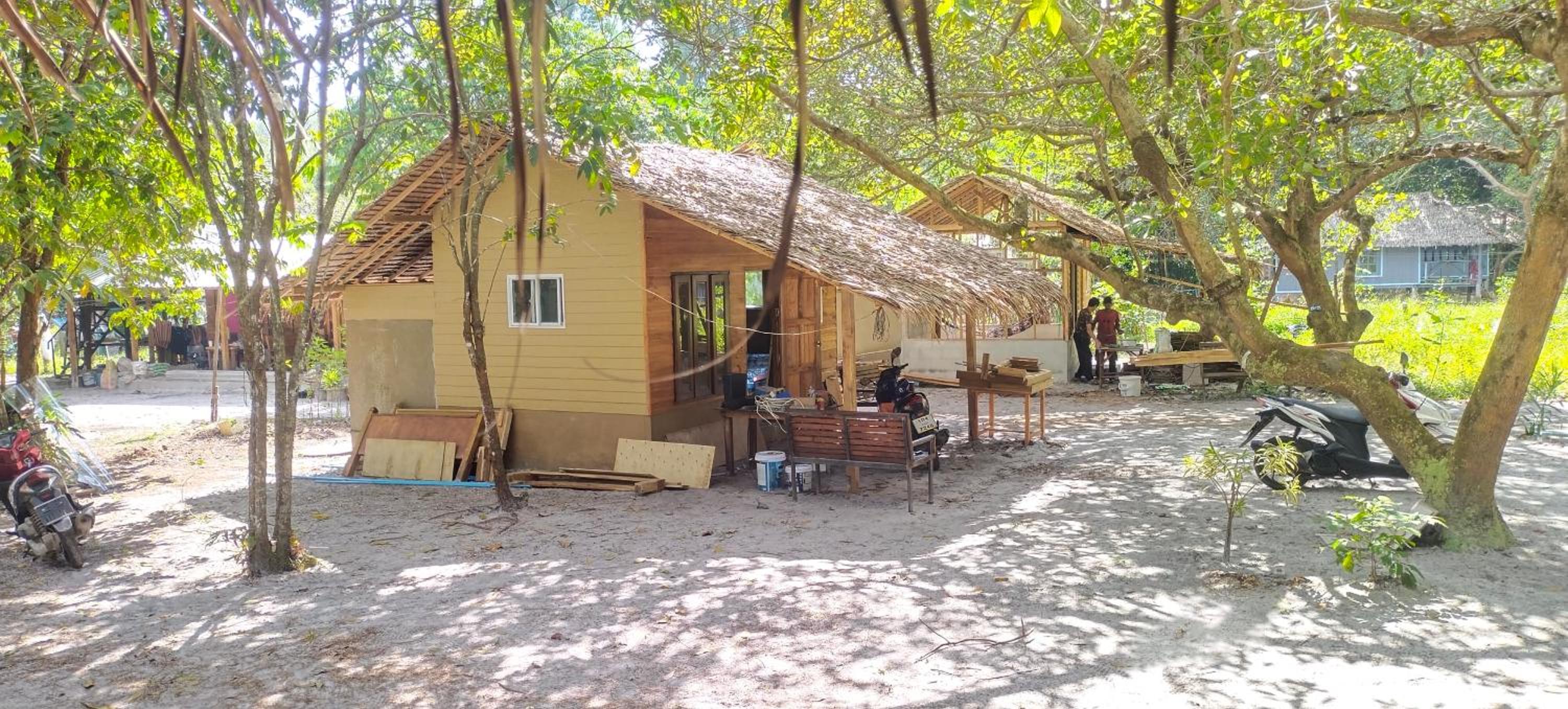 Lazy Hut