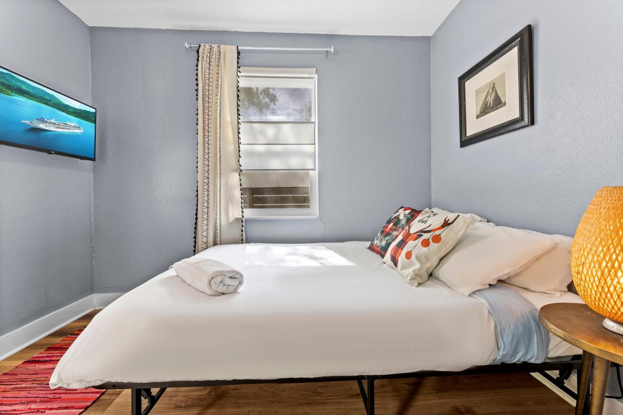 Authentic ATX Gem with Cowboy Pool, Vibe with Downtown & Local Eateries view 3
