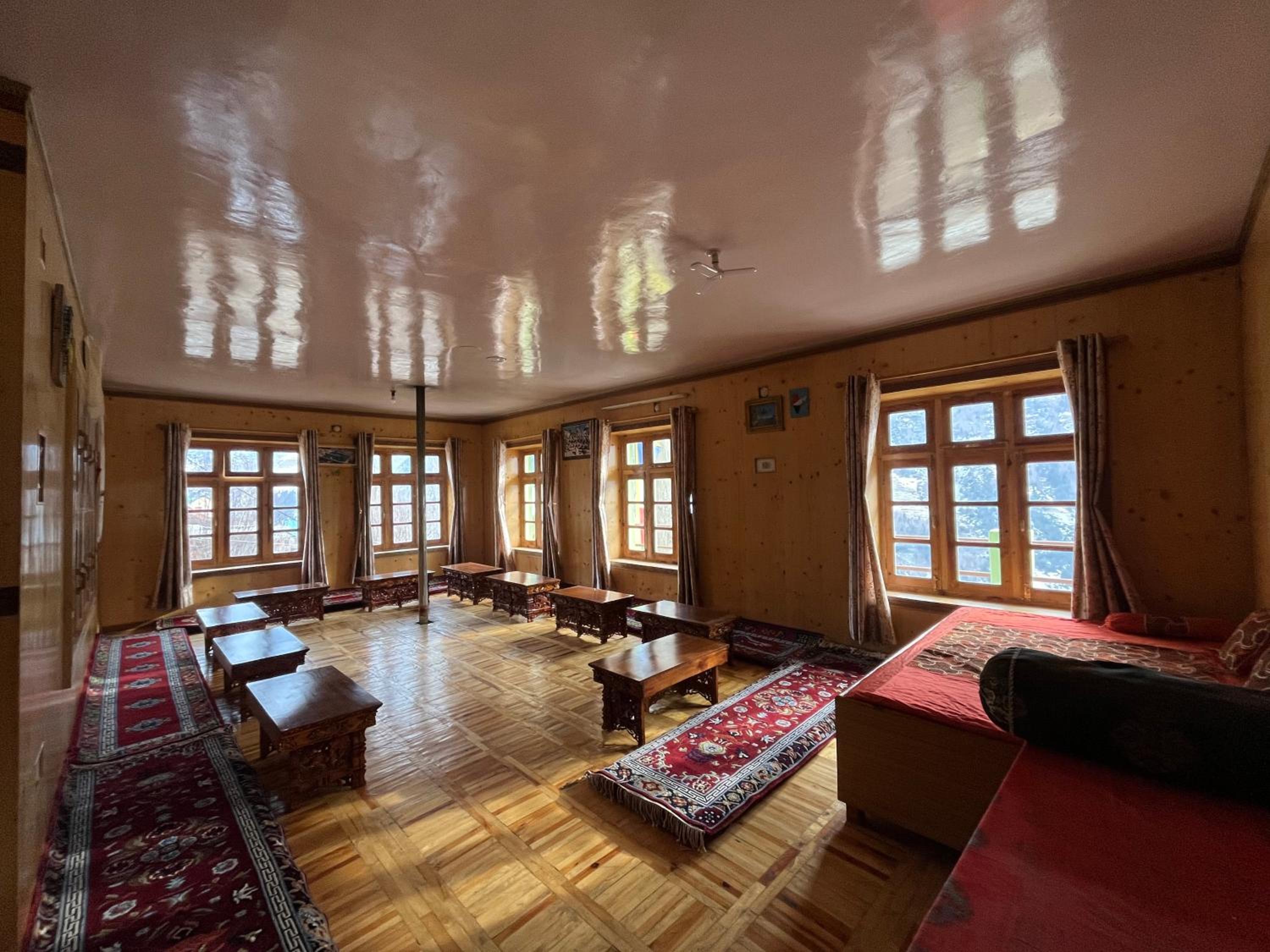 SNOWFLAKE Homestay