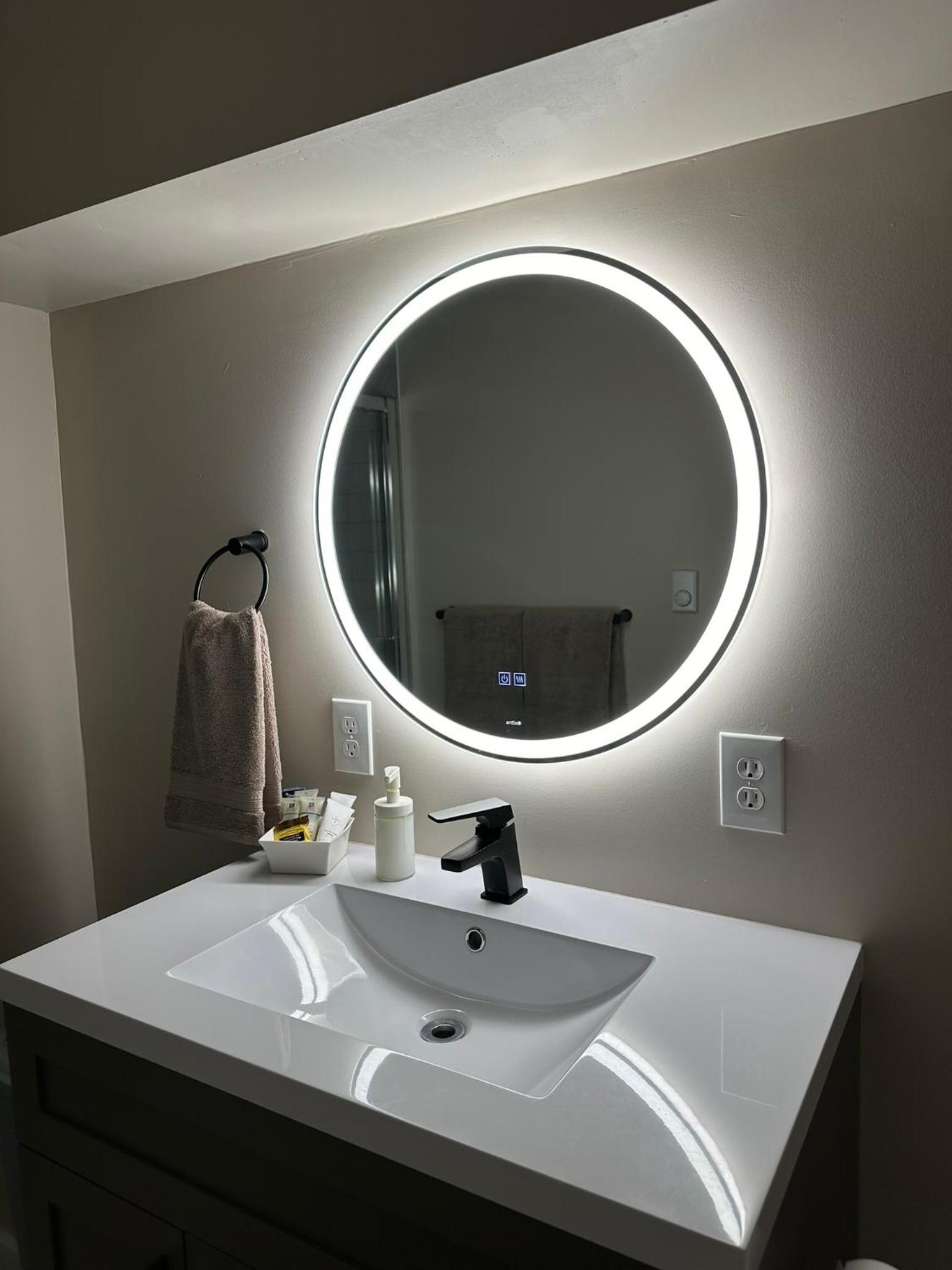 Cranbrook Vacations - Entire Basement Guest Suite In Cranbrook - Property Image 4