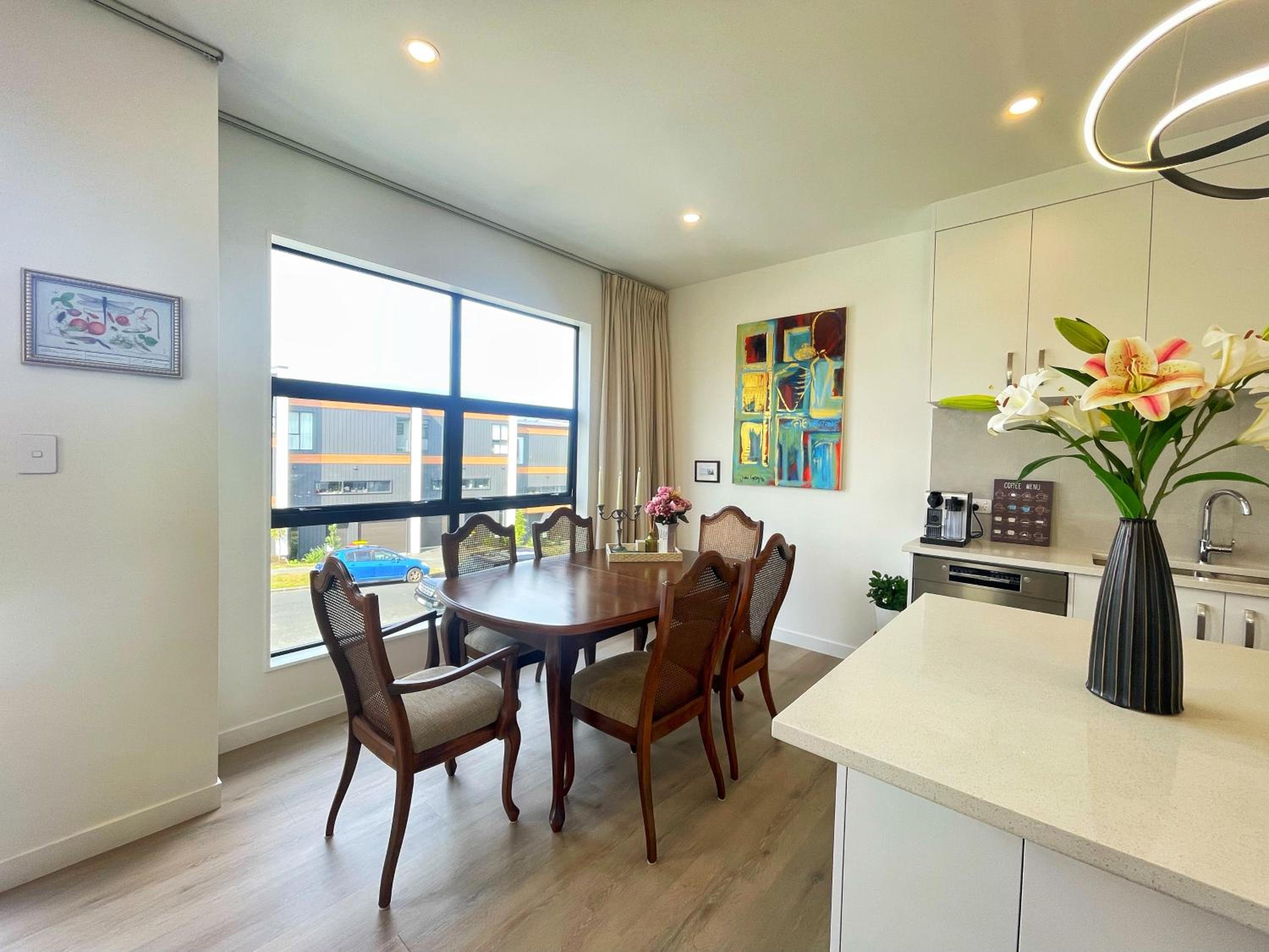 Your Modern Home in Sandringham, Close to City, Heat Pumps, Netflix, Parking view 4