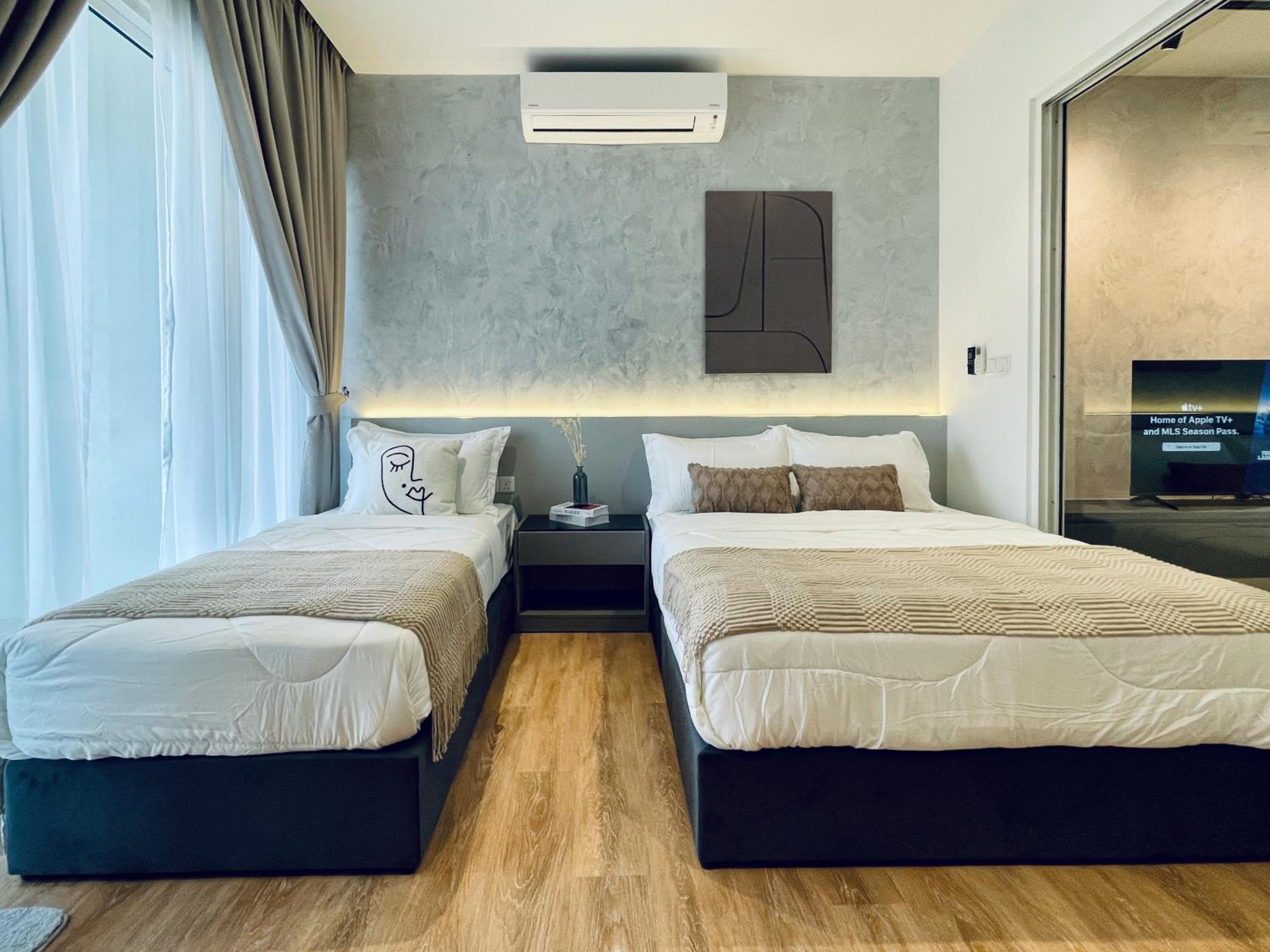 Quill Residence Luxury 3Pax Designer Suite by Hausome