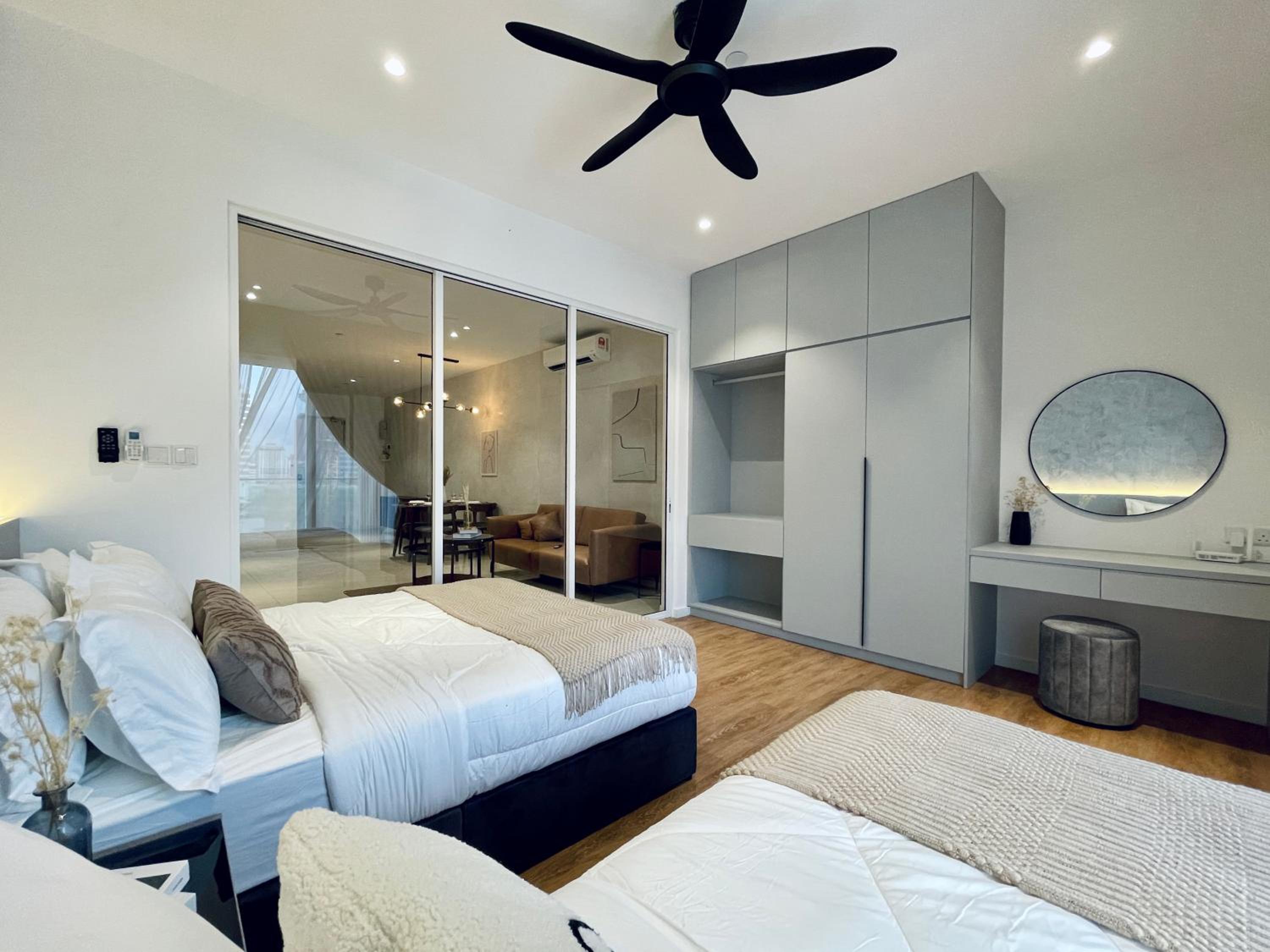 Quill Residence Luxury 3Pax Designer Suite by Hausome