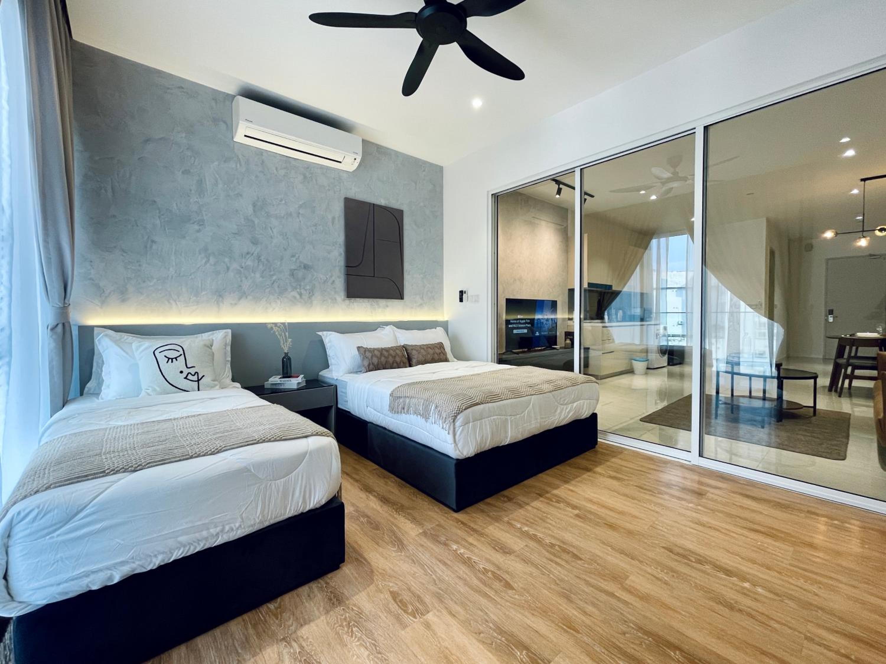 Quill Residence Luxury 3Pax Designer Suite by Hausome