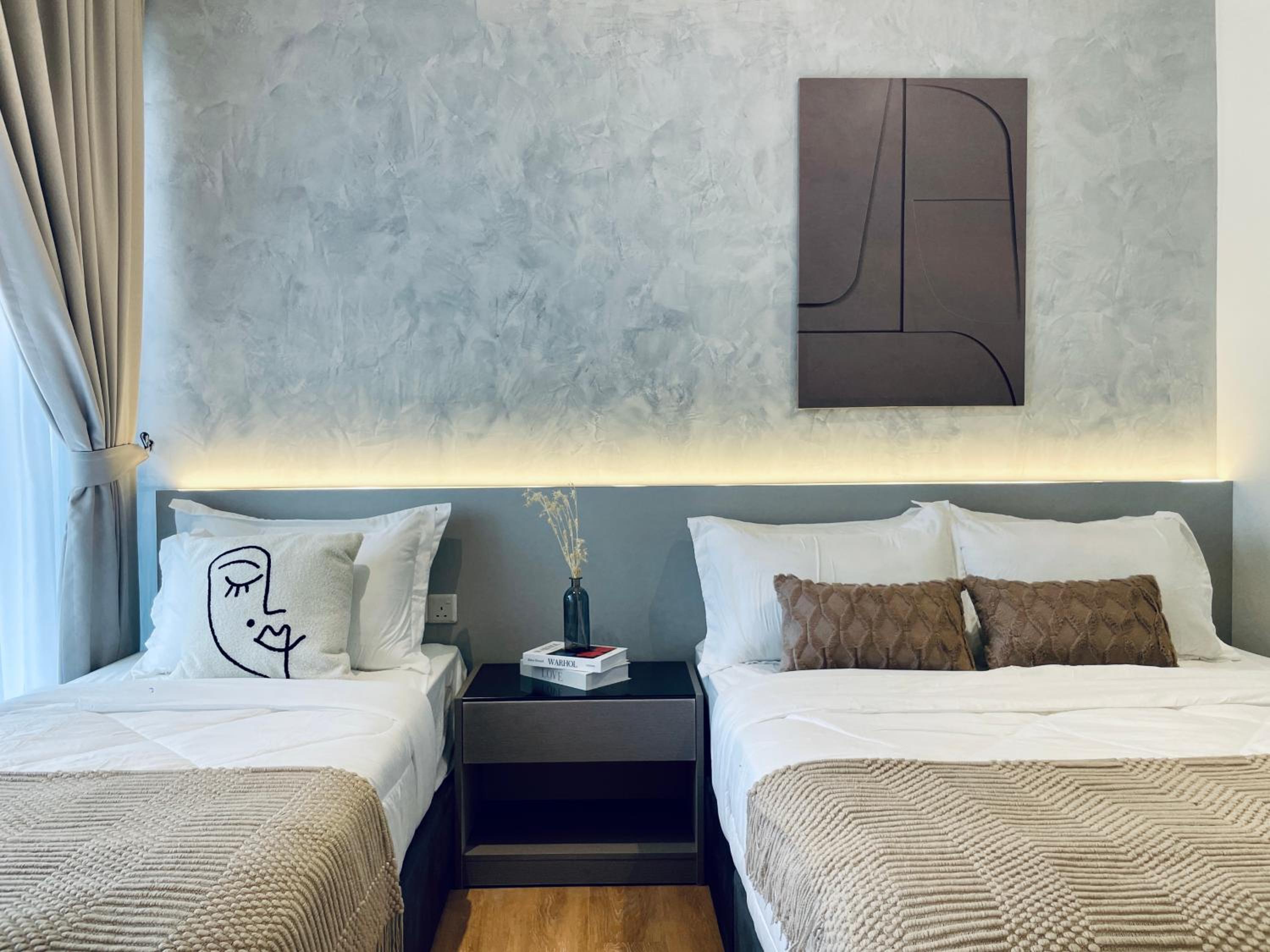 Quill Residence Luxury 3Pax Designer Suite by Hausome