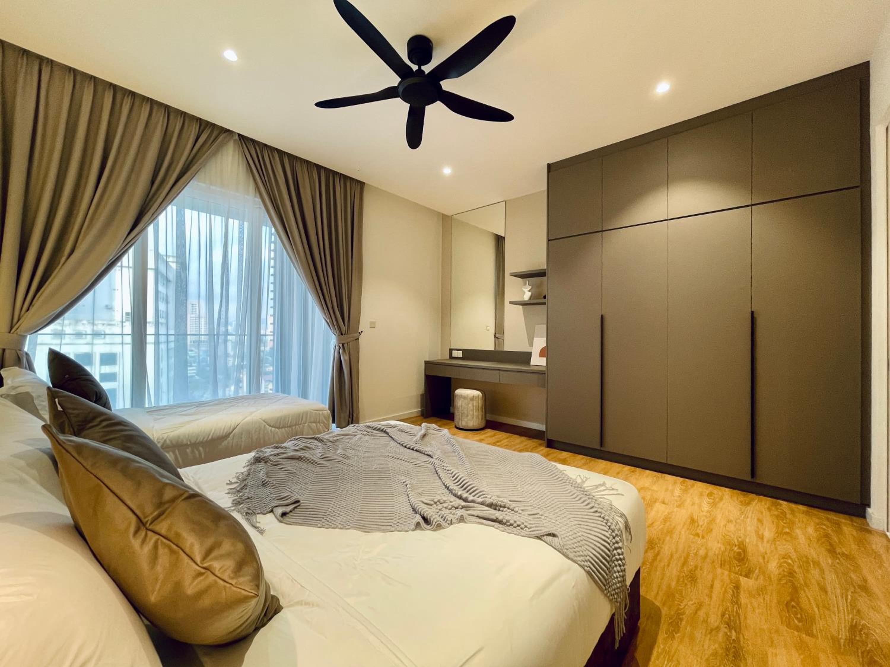Quill Residence Luxury 3Pax Designer Suite by Hausome