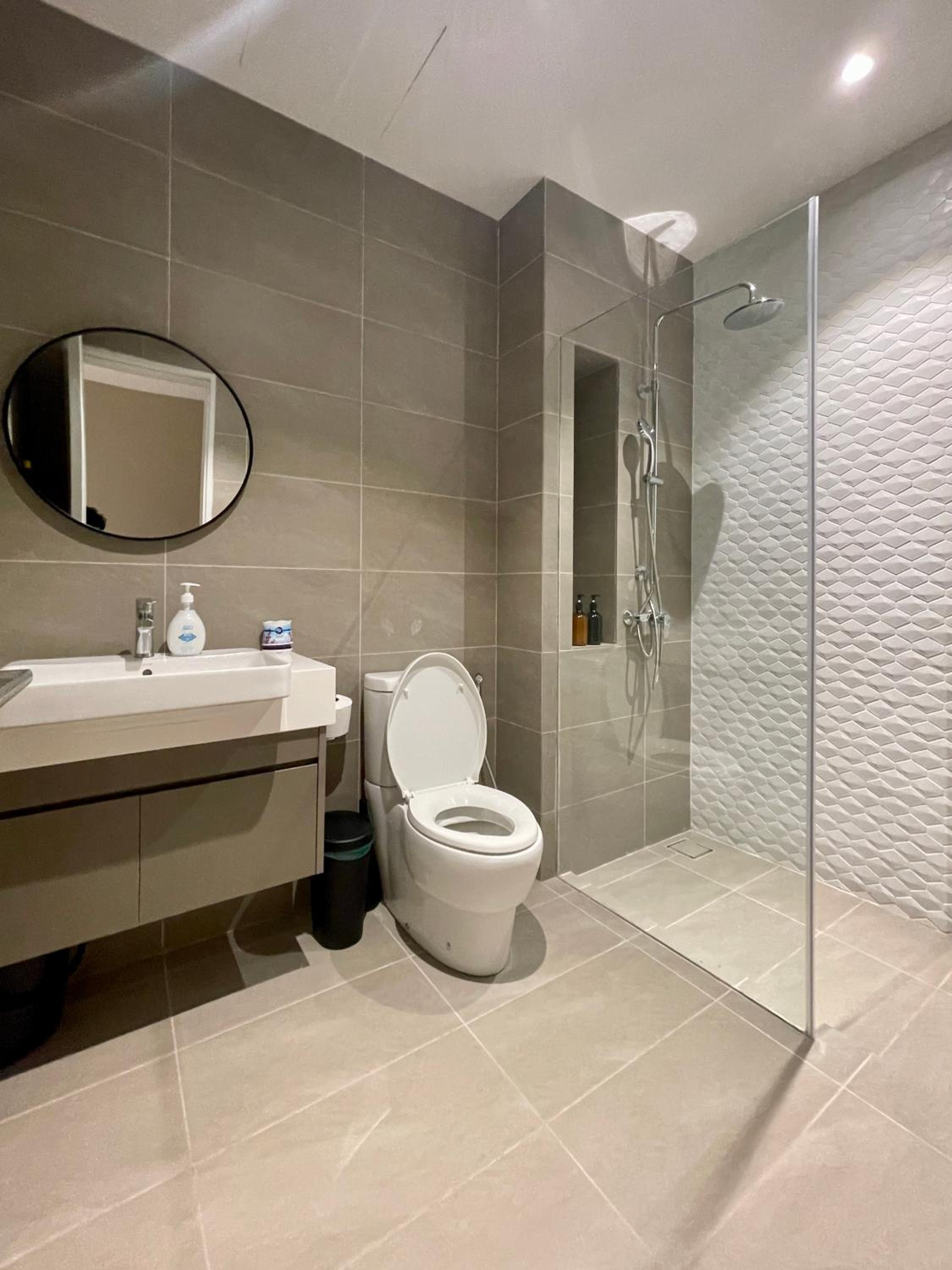 Quill Residence Luxury 3Pax Designer Suite by Hausome